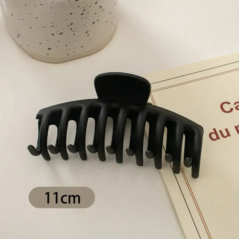 pince a cheveux noire style coréenne