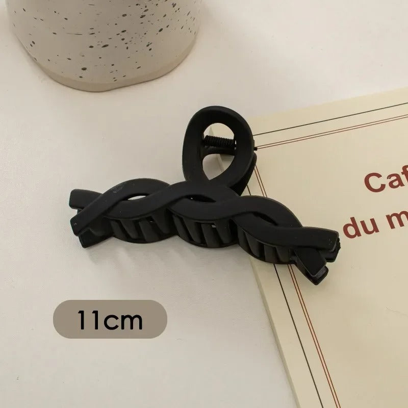 pince a cheveux noire style coréenne