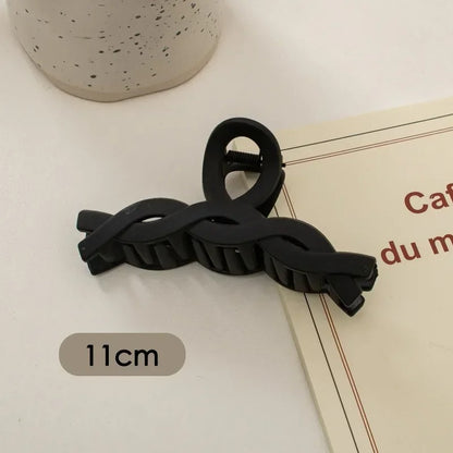 pince a cheveux noire style coréenne