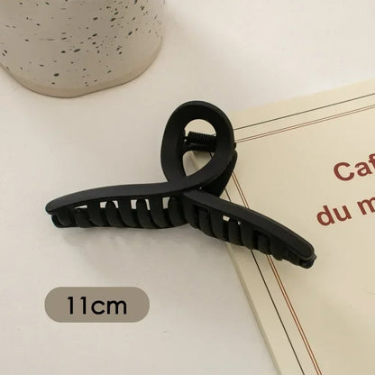 pince a cheveux noire style coréenne