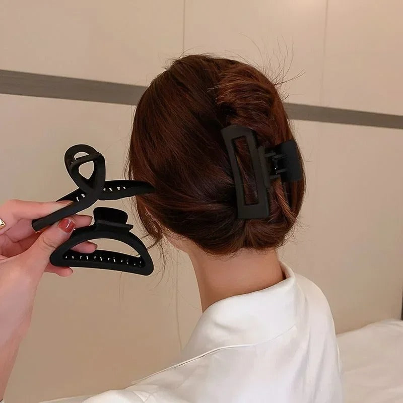 pince a cheveux noire style coréenne